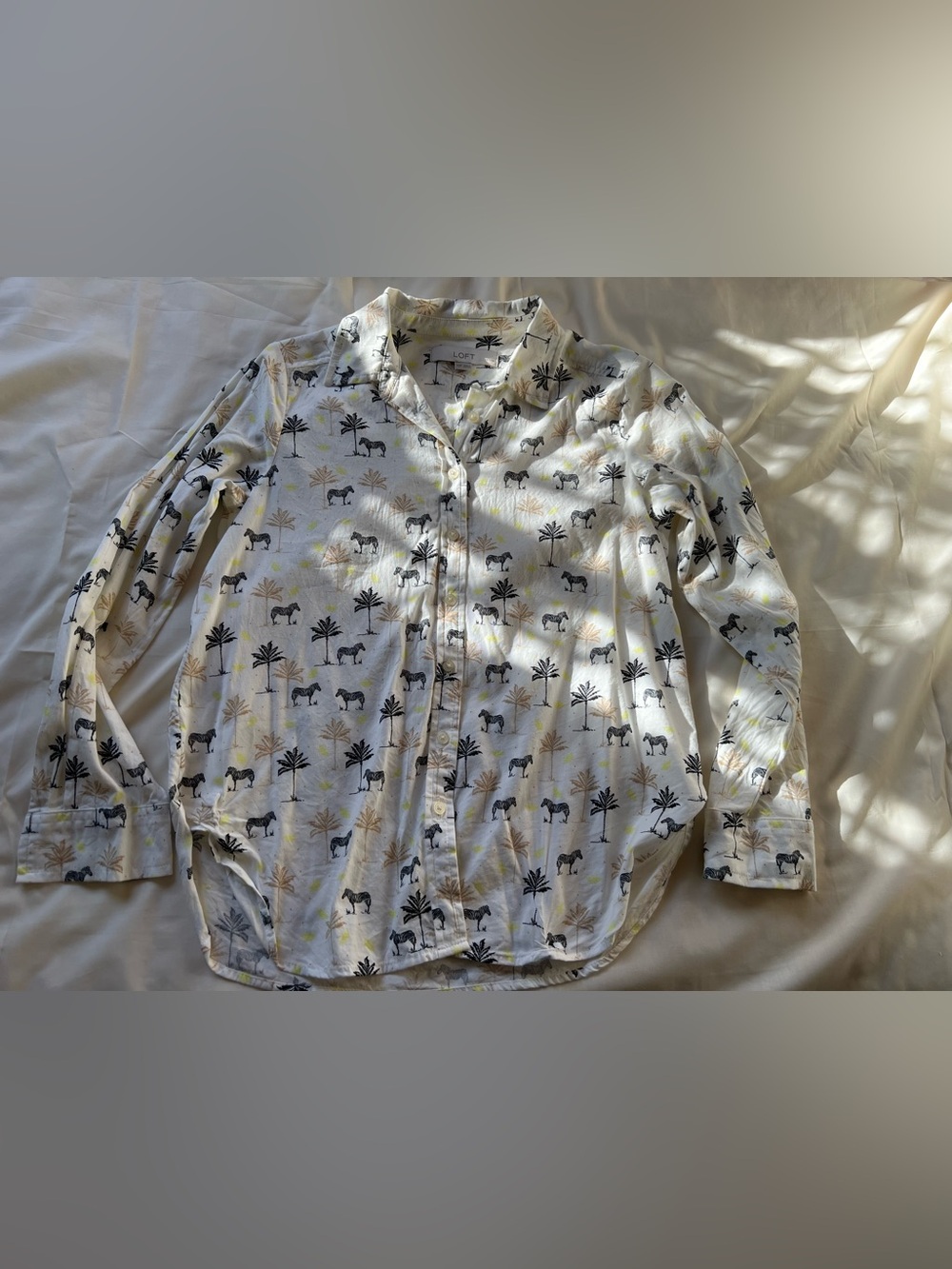 Loft Petite Size XXSP White Printed Long-Sleeve Button-Up Shirt